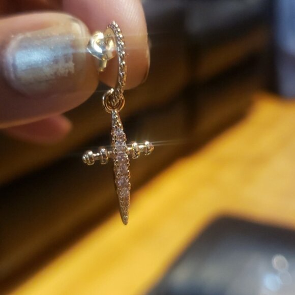 ✝️ Earings - Picture 3 of 5